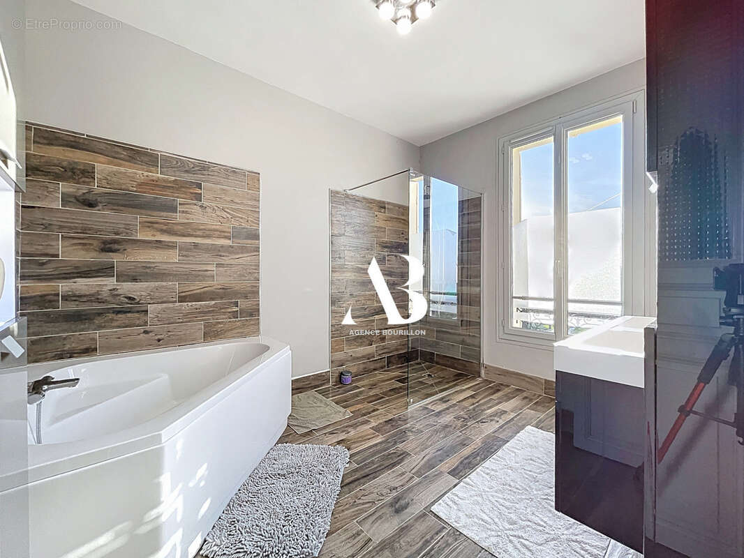 Maison à LA CHAPELLE-RABLAIS