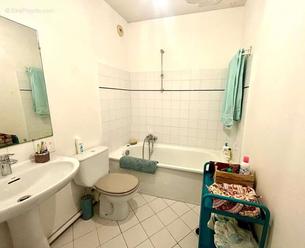 Appartement à SAINT-LAURENT-DU-VAR