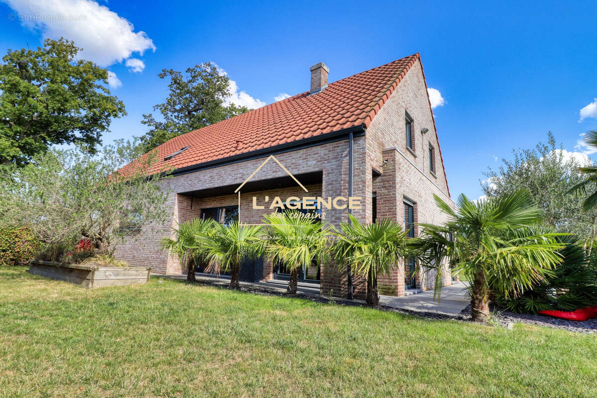 Maison à HAZEBROUCK