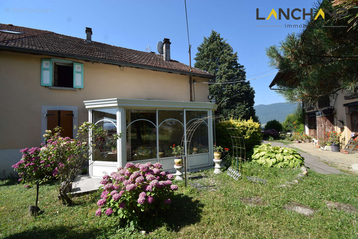 Agréable maison de village avec dépendance - photo 8
