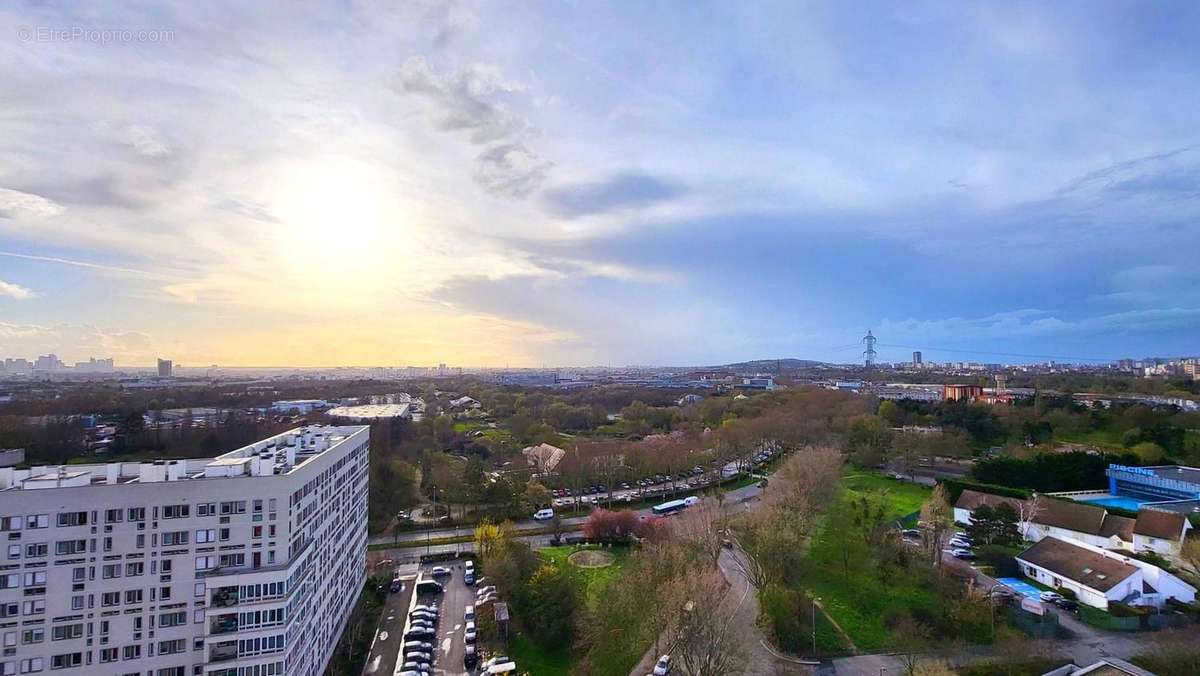 Appartement à VILLENEUVE-LA-GARENNE