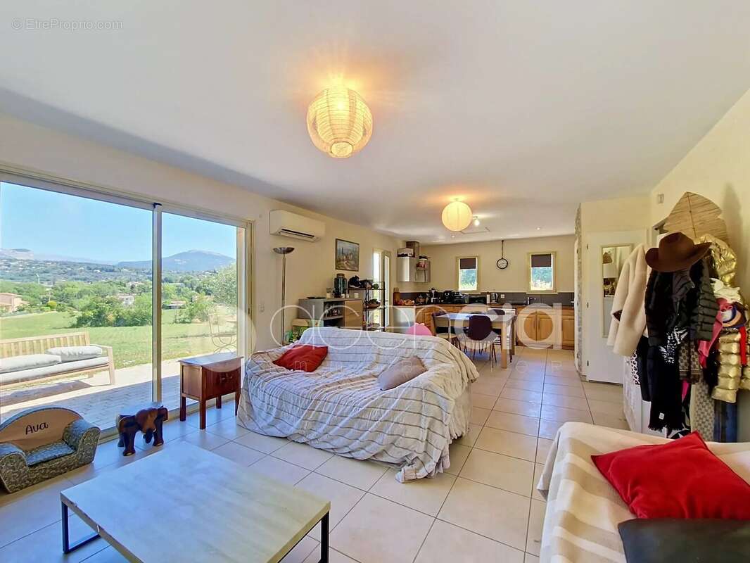 Maison à CHATEAUNEUF-GRASSE