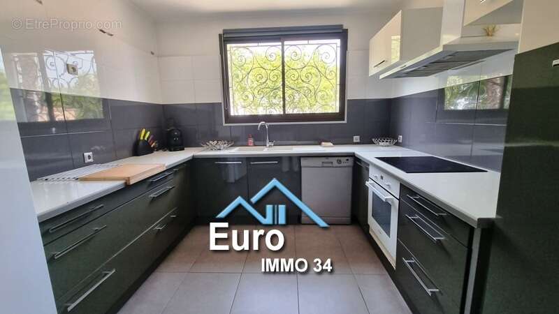 Maison de style vigneronne de 160 m² avec grand garage - photo 6