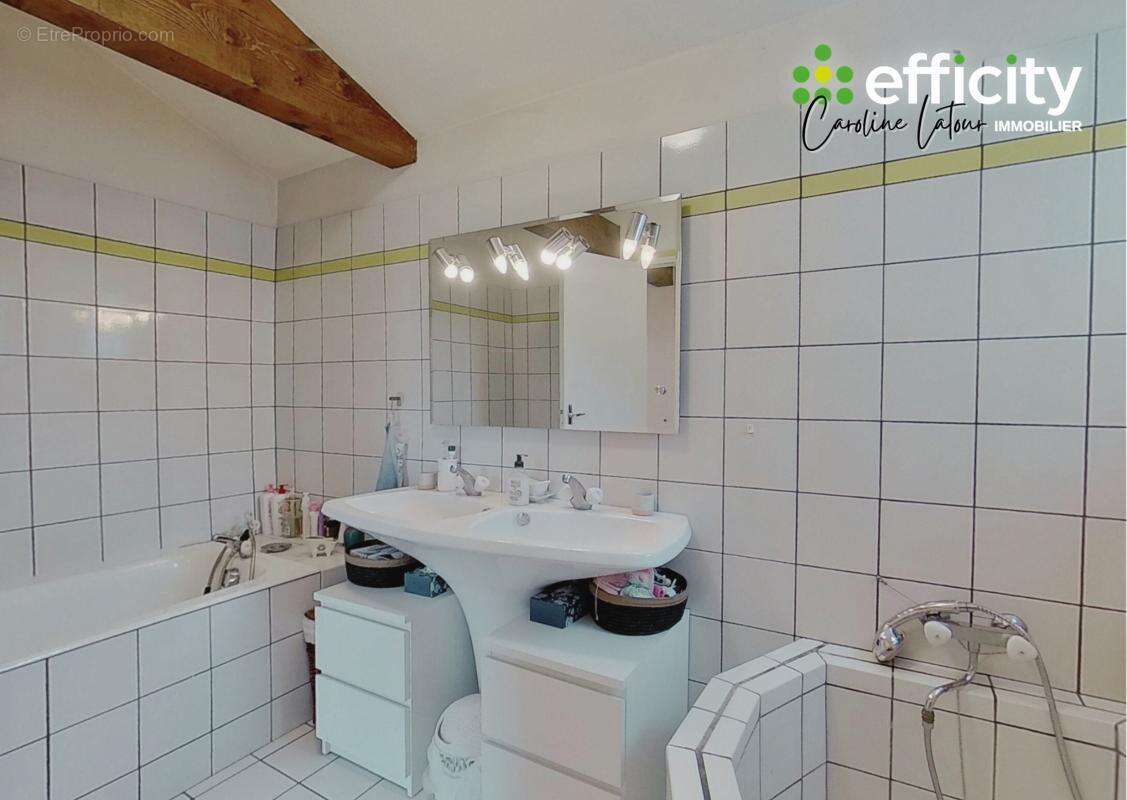 Maison 136 m² à Saint-Etienne-Le-Molard  - photo 15