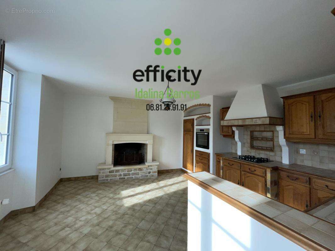 Maison à SAINT-BRIS-DES-BOIS