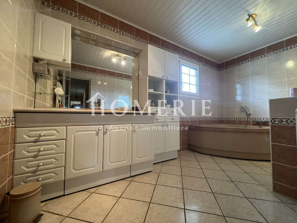 Pavillon en parfait etat d'une superficie de 102,98m2 - photo 11