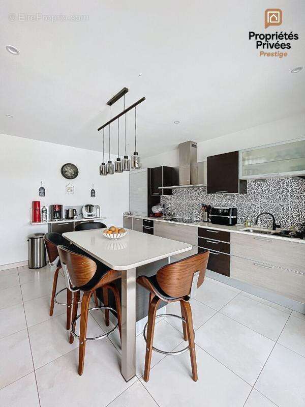 Maison à SAINT-MAXIMIN-LA-SAINTE-BAUME