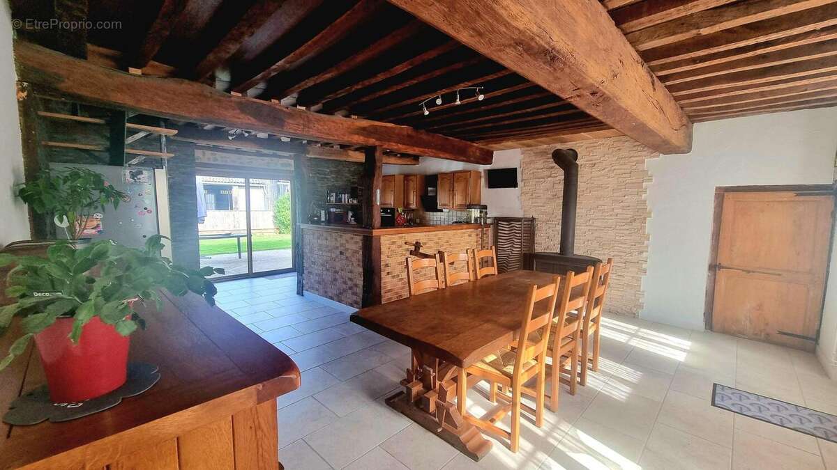 Photo 5 - Maison à QUARRE-LES-TOMBES