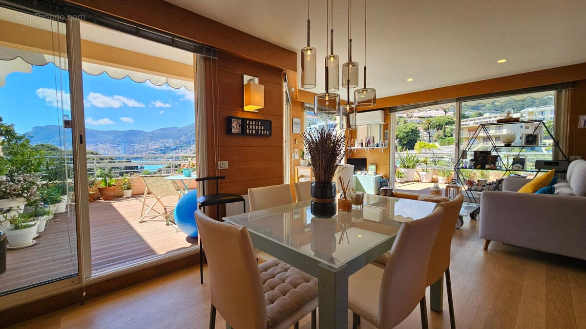 Appartement à ROQUEBRUNE-CAP-MARTIN