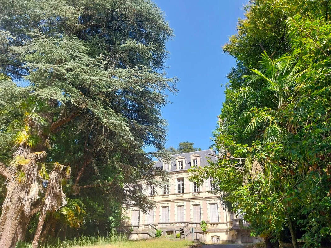 Autre à AVEZE