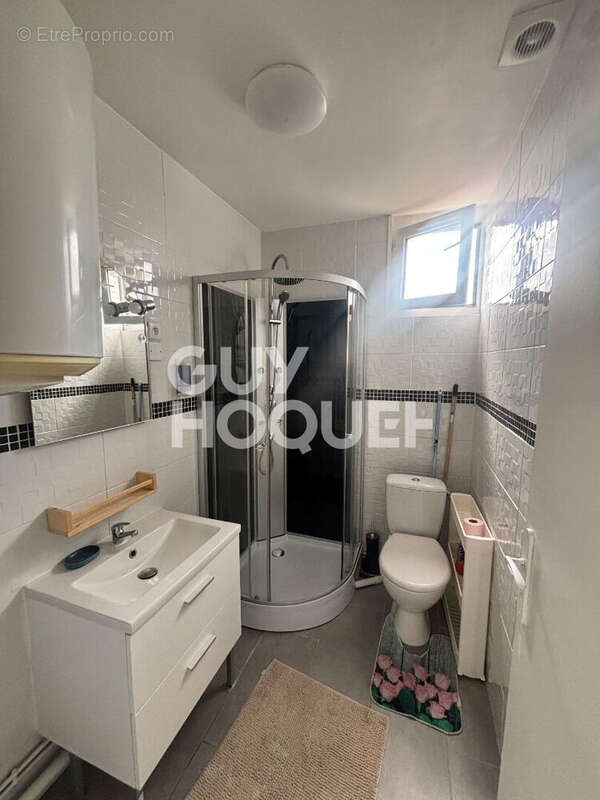 Appartement à LES PAVILLONS-SOUS-BOIS