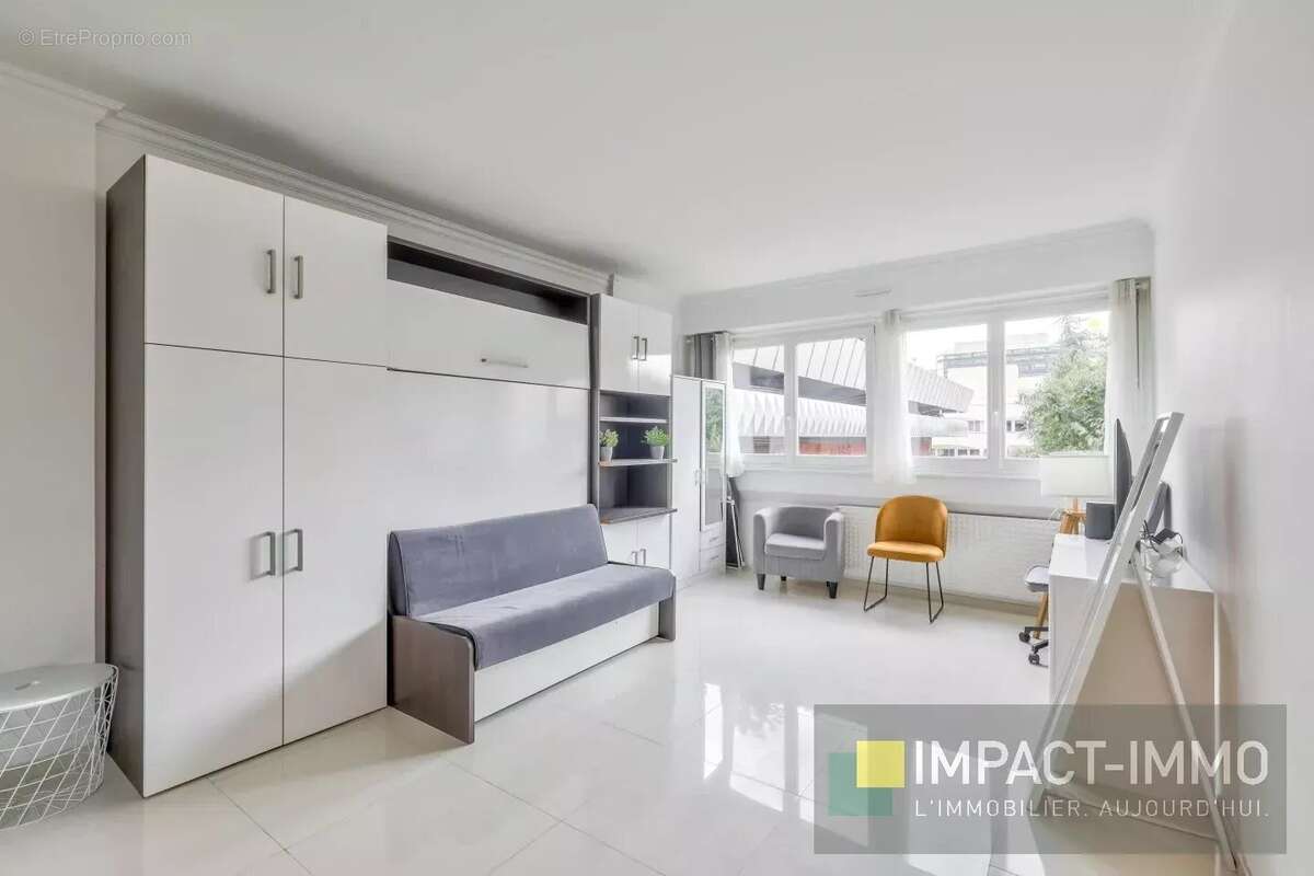 Appartement à COURBEVOIE