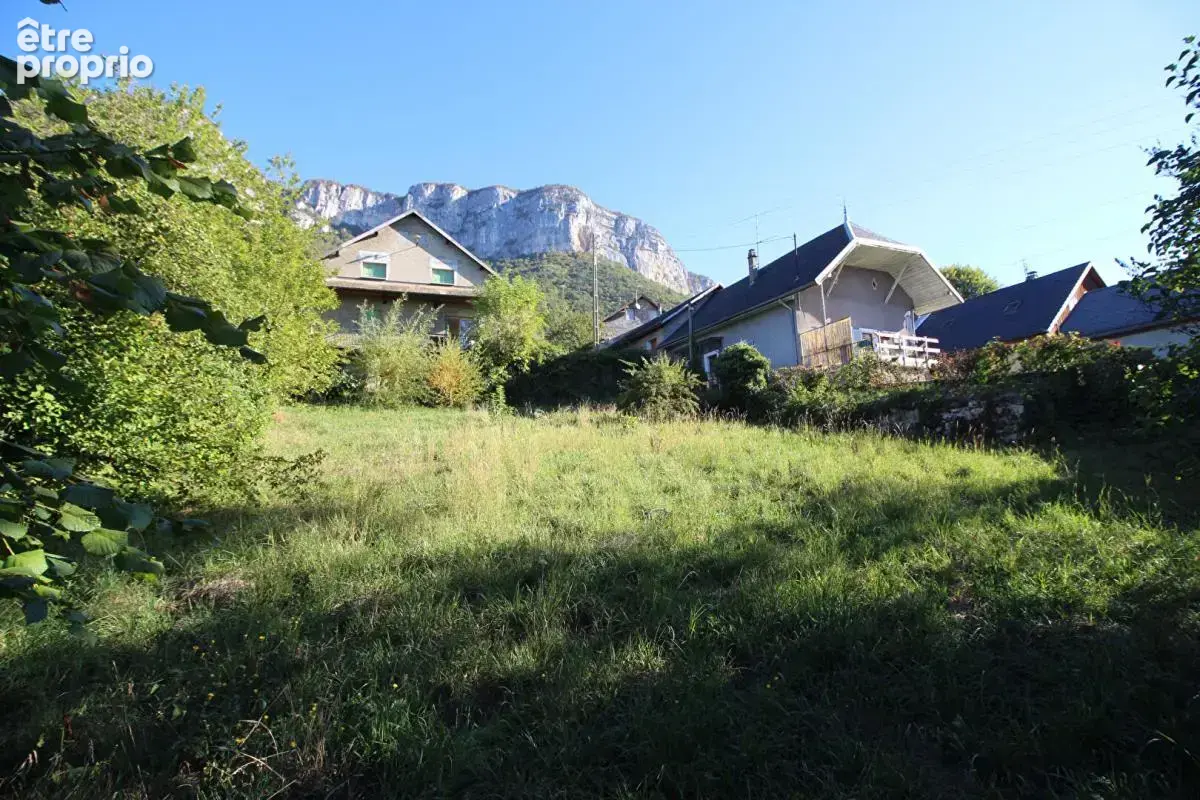 Saint-Jean-d'Arvey Terrain constructible  542 m² - photo 3