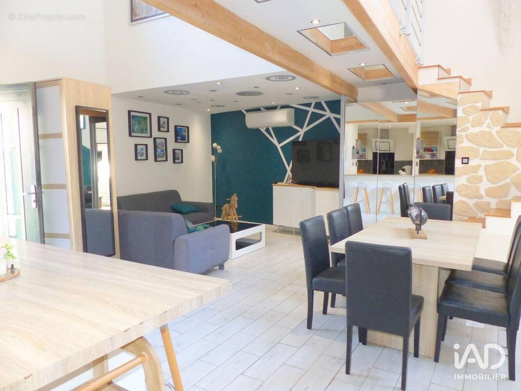 Photo 1 - Maison à VALERGUES