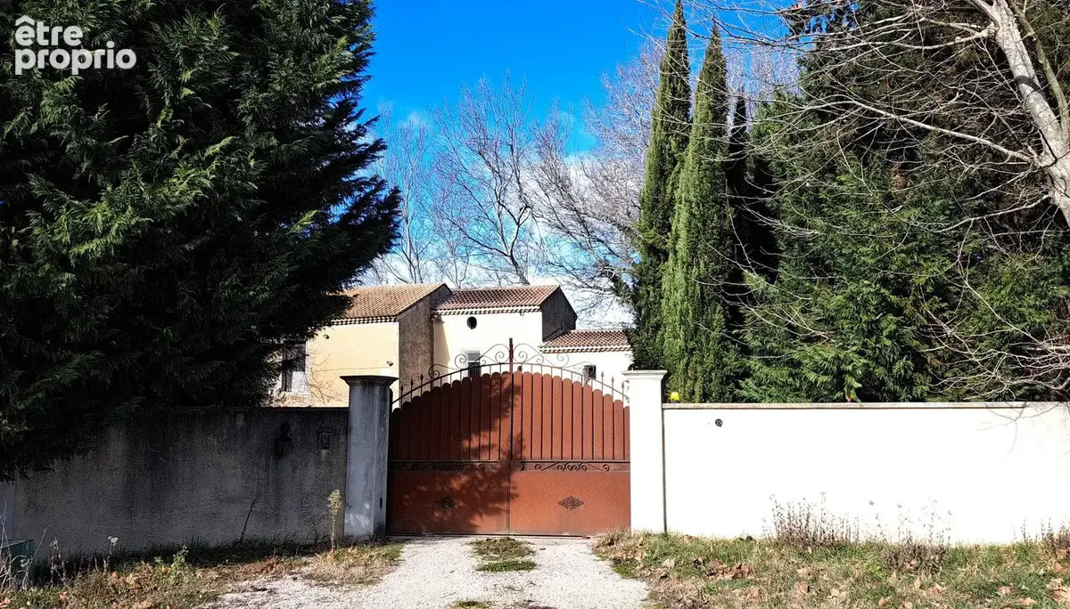 Mas Provencal  - Un potentiel rare à Althen des Paluds - photo 4
