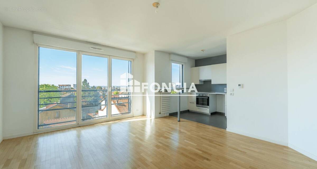 Appartement à SURESNES
