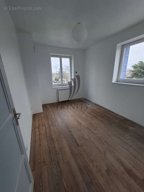 Appartement à BOURG-DE-PEAGE