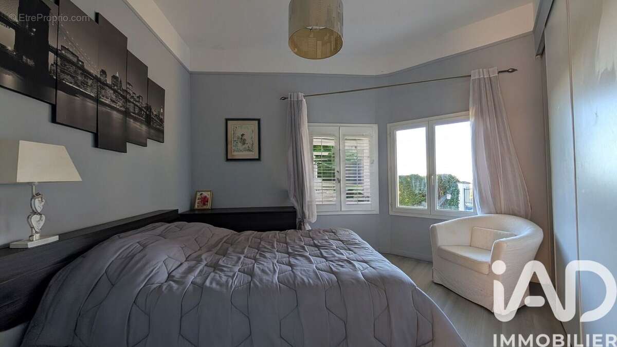 Maison 132 m² à Saint-Louis-De-Montferrand  - photo 8