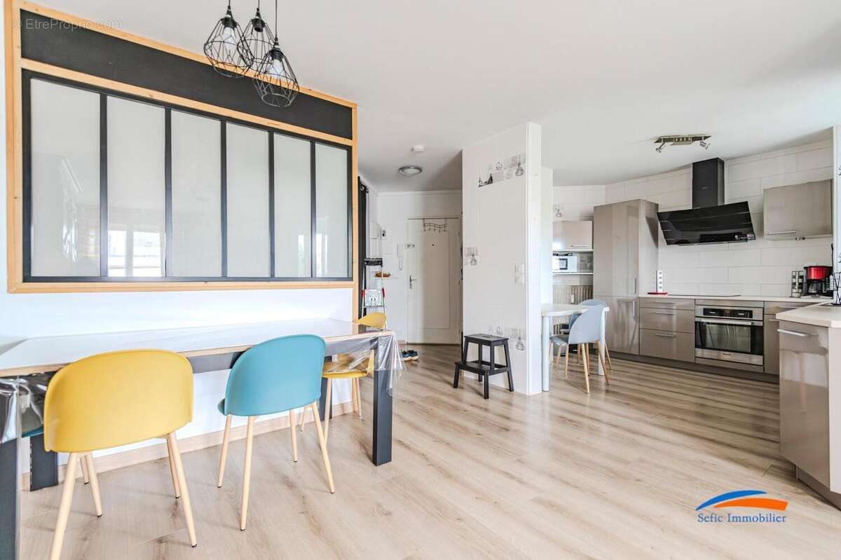   - Appartement à REIMS