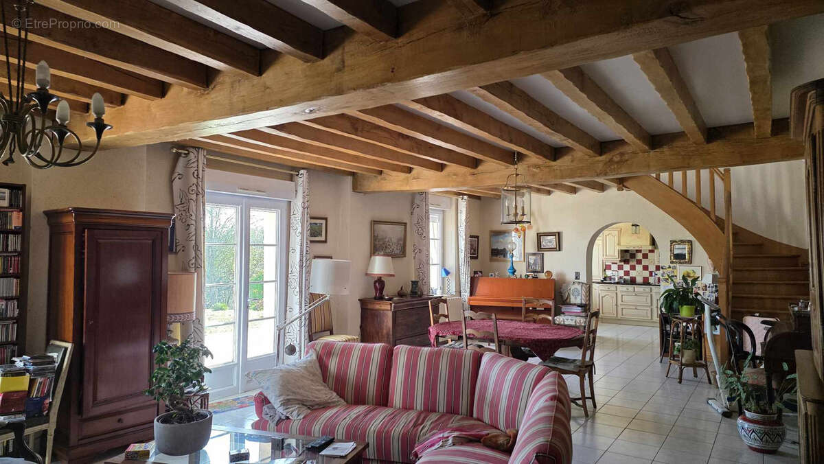 Maison à BESSE-SUR-BRAYE