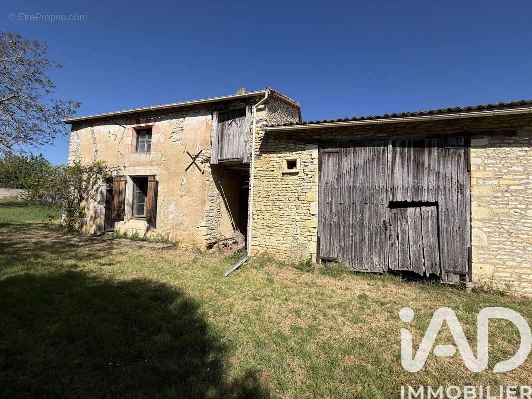 Maison 157 m² à Le Rochereau  - photo 2