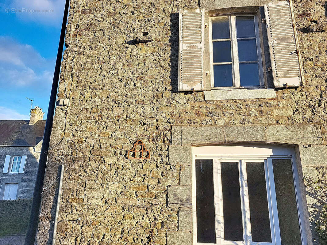 Maison à MONTMARTIN-SUR-MER