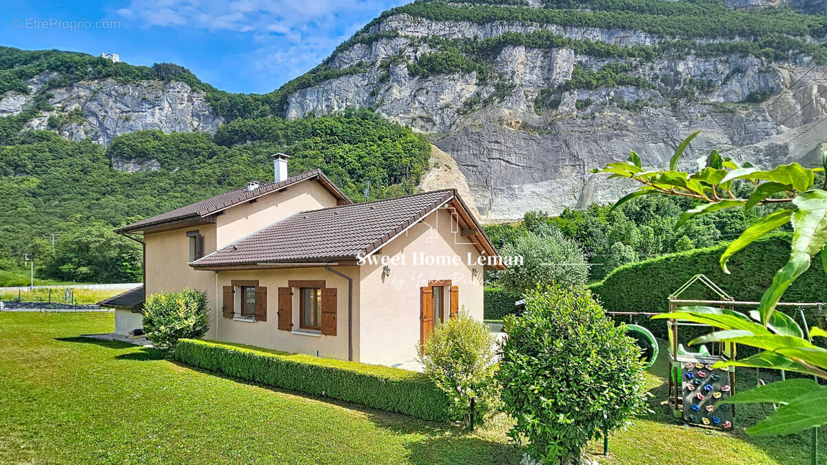 Maison à ETREMBIERES