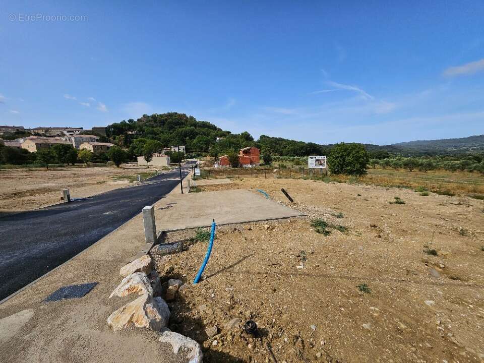 Terrain à ROGNES