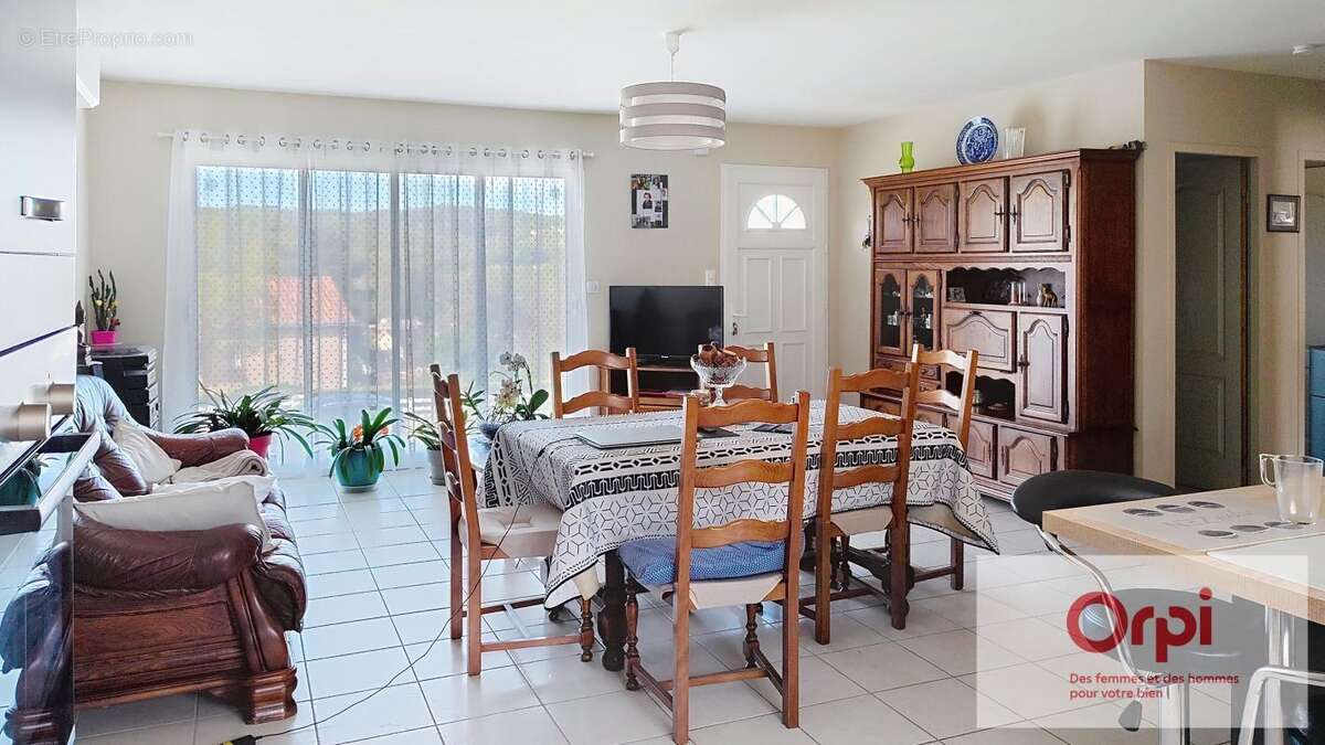 Maison à LE LARDIN-SAINT-LAZARE