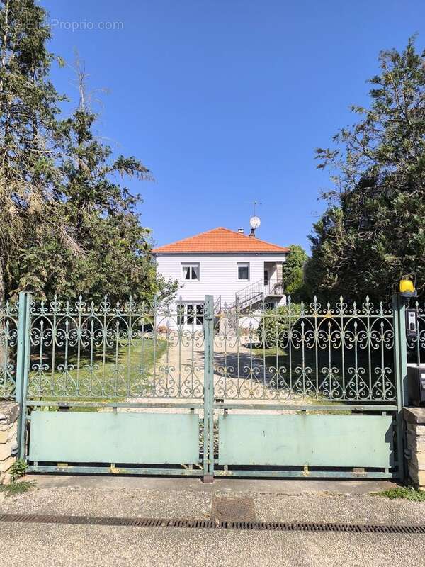 Maison à LEZAY