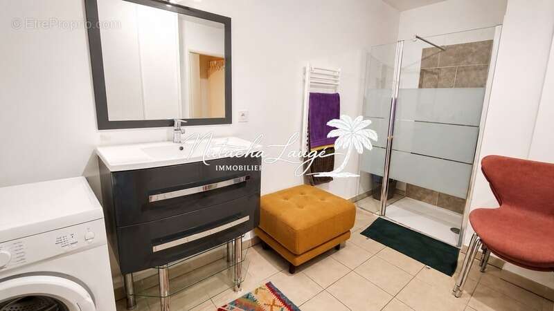 Appartement T2 avec une terrasse et une place de parking à Martigues - photo 9