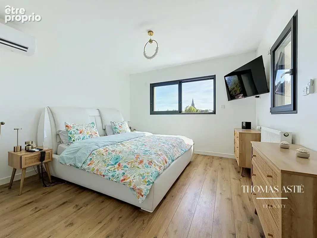Maison 9 pièces 235 m² à vendre à Souzay-Champigny (49400) - photo 9