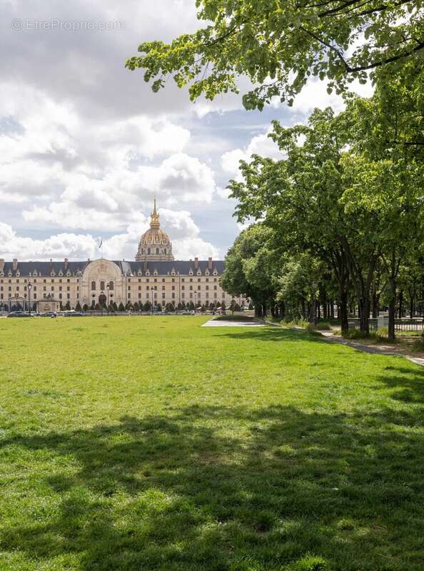 Appartement à PARIS-7E