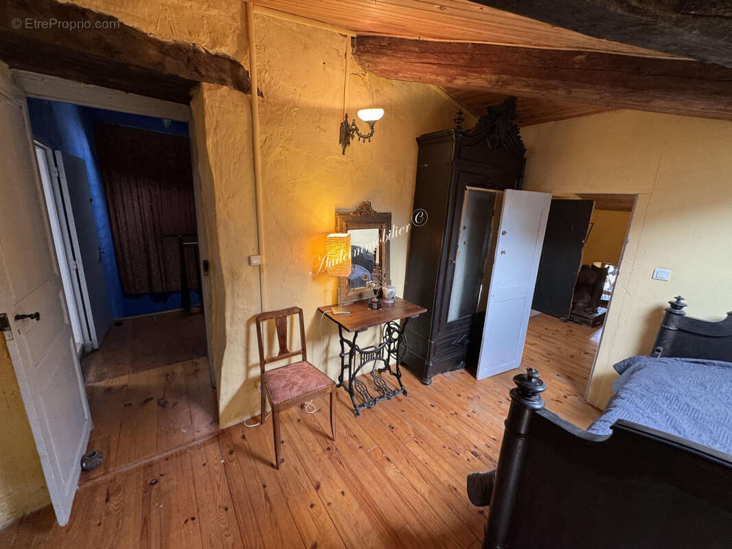 Ensemble immobilier de 3 maisons avec piscine et jardins - photo 28