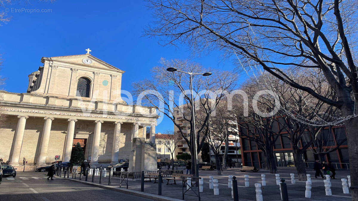 Appartement à MARSEILLE-4E