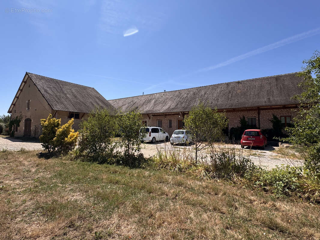 Propriété de charme   Gîte, 5 appartements et dépendances - 4 hectares - photo 2