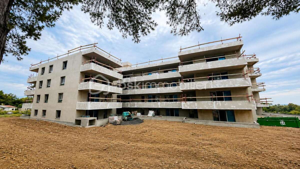Antibes – 3p avec vue mer et collines, terrasse et piscine rooftop - photo 13