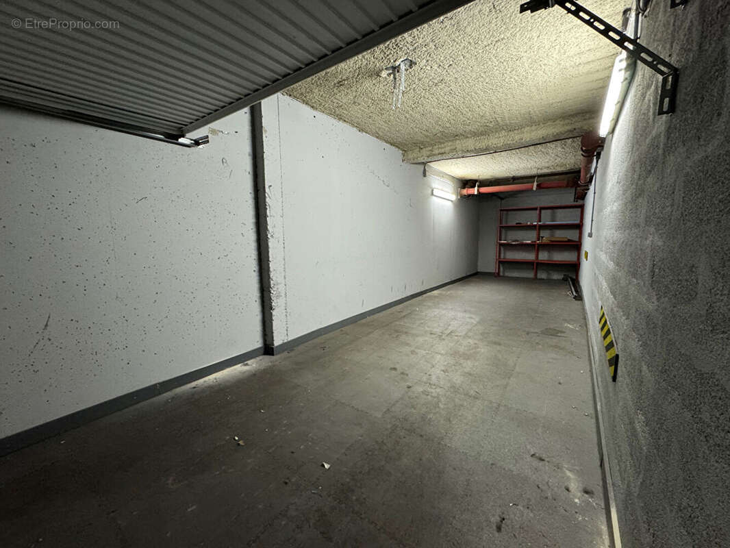 Autre à MARSEILLE-5E