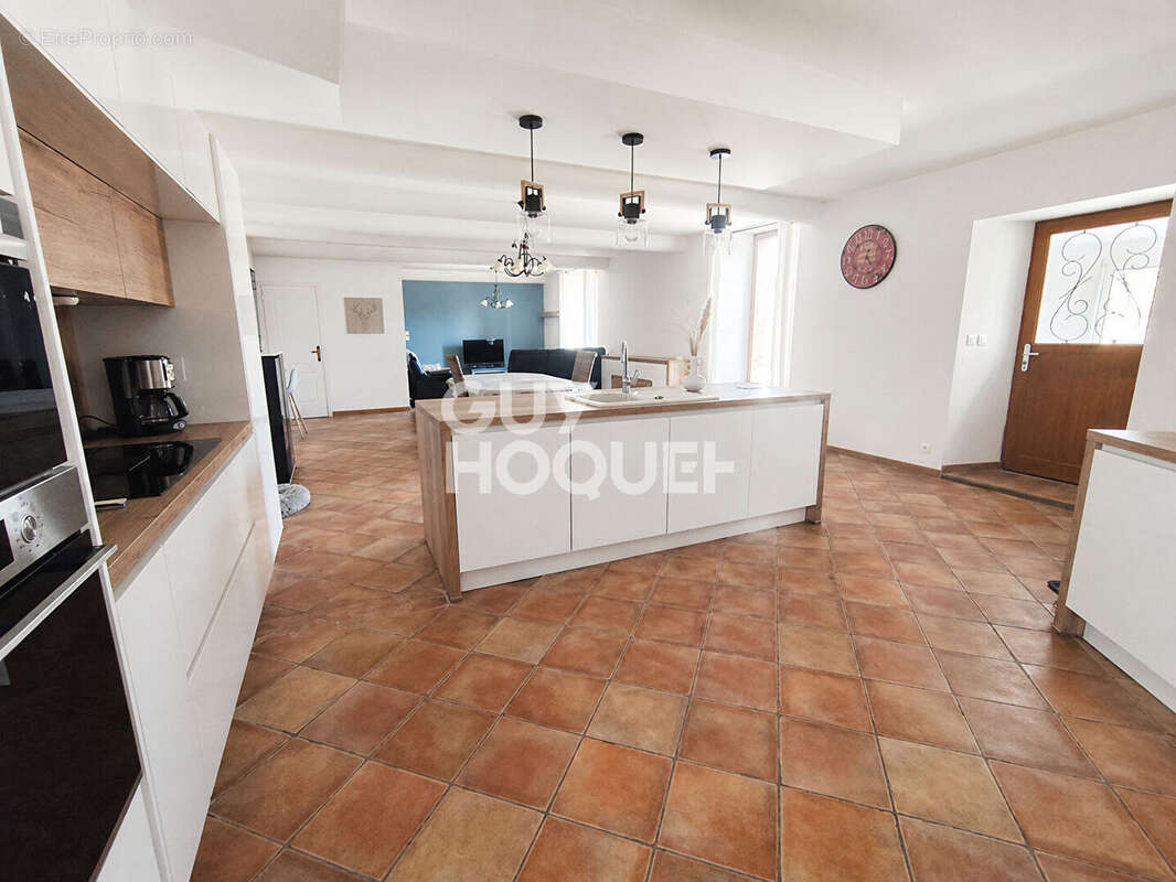 Maison à NOIRETABLE