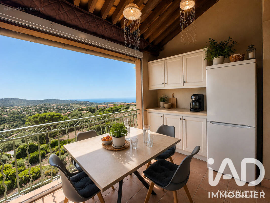 Photo 1 - Appartement à ROQUEBRUNE-SUR-ARGENS