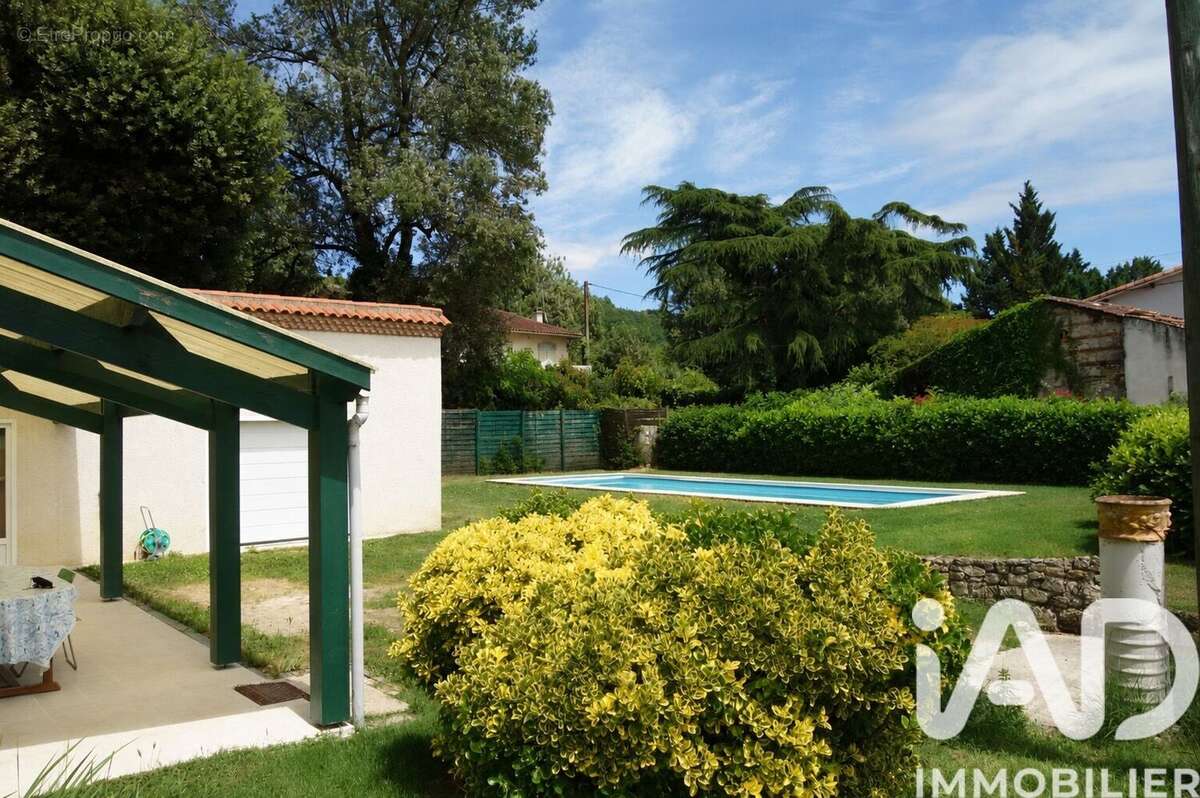 Maison 183 m² à Saint-Jean-De-Thurac  - photo 2
