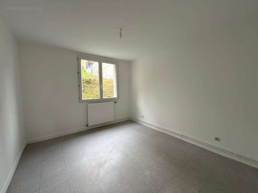 Appartement T4 86,66 m² avec balcon Saint-Etienne Villeboeuf le Haut - photo 9