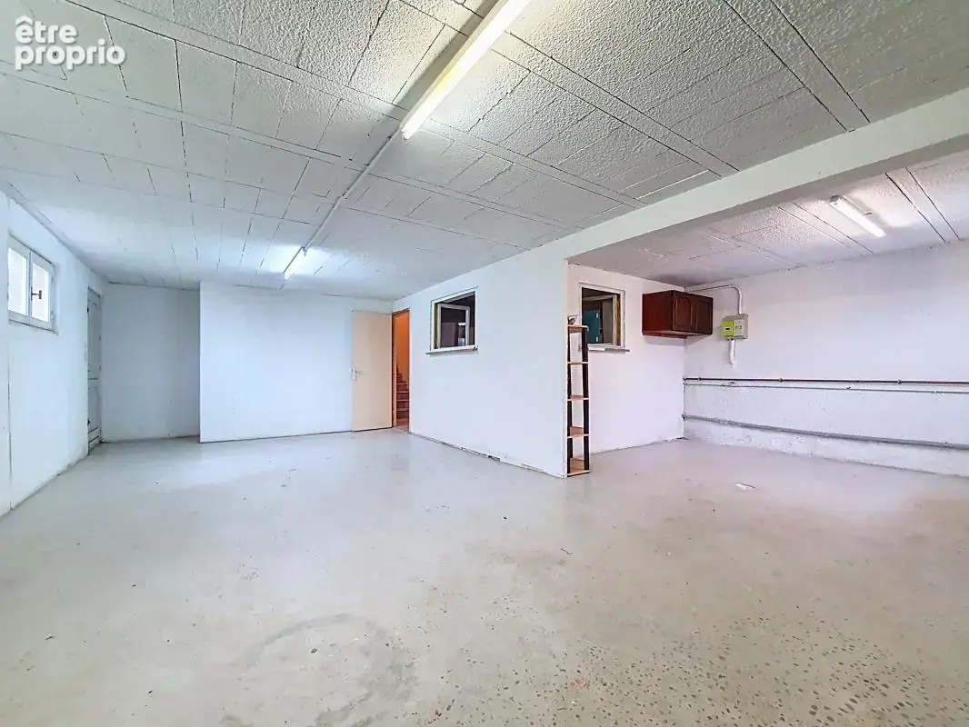 Maison -  4 Chambres - Cellier - Buanderie - Sous sol complet - Cave - Garage - Jolie vue dégagée - photo 20
