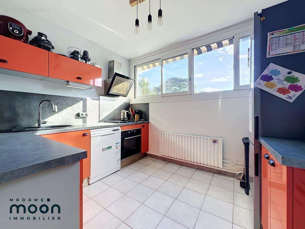 A Vendre - Appartement T3 - Balcon - Cave - Stationnement - photo 5