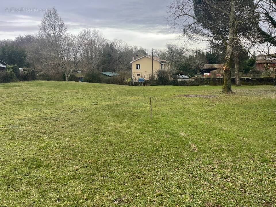Terrain à GIRONDE-SUR-DROPT