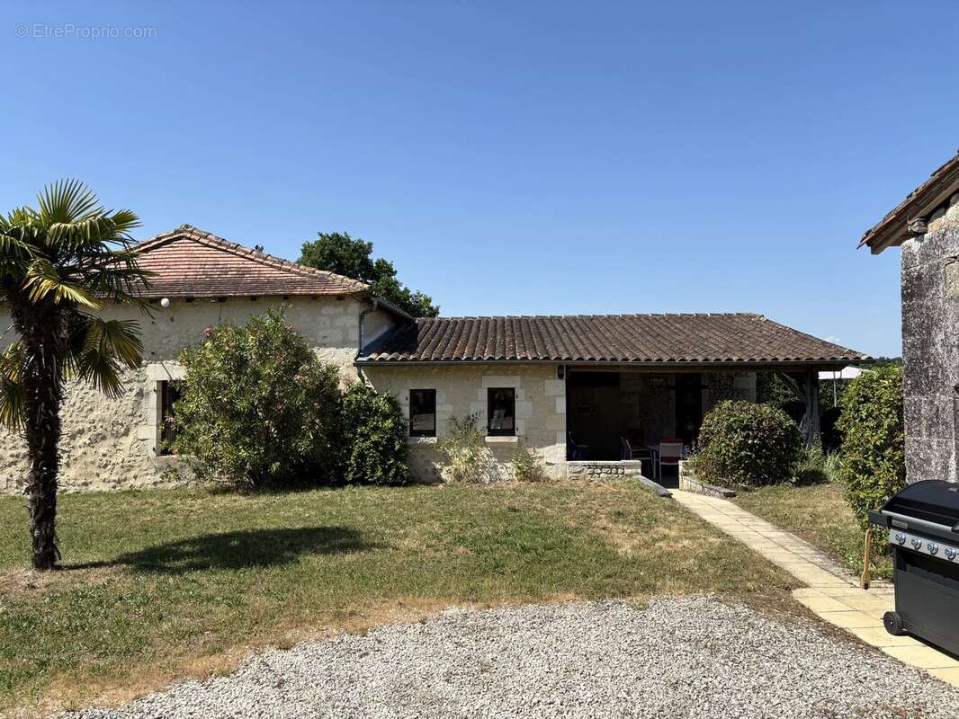 Maison à PETIT-BERSAC