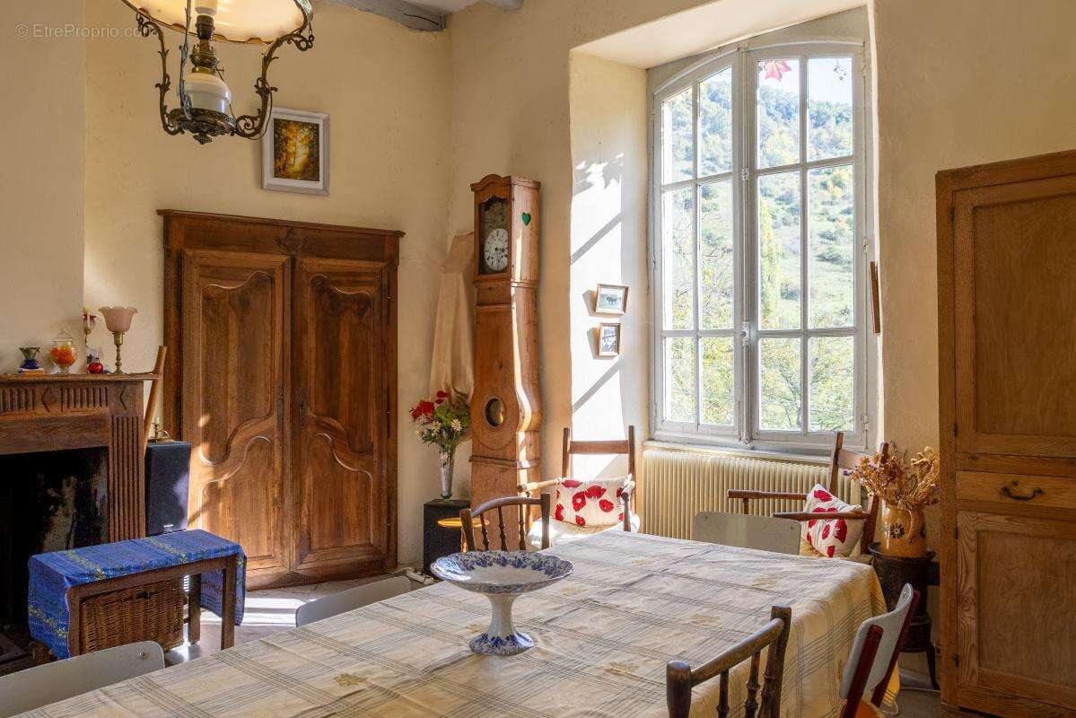 Maison à MARCILLAC-VALLON