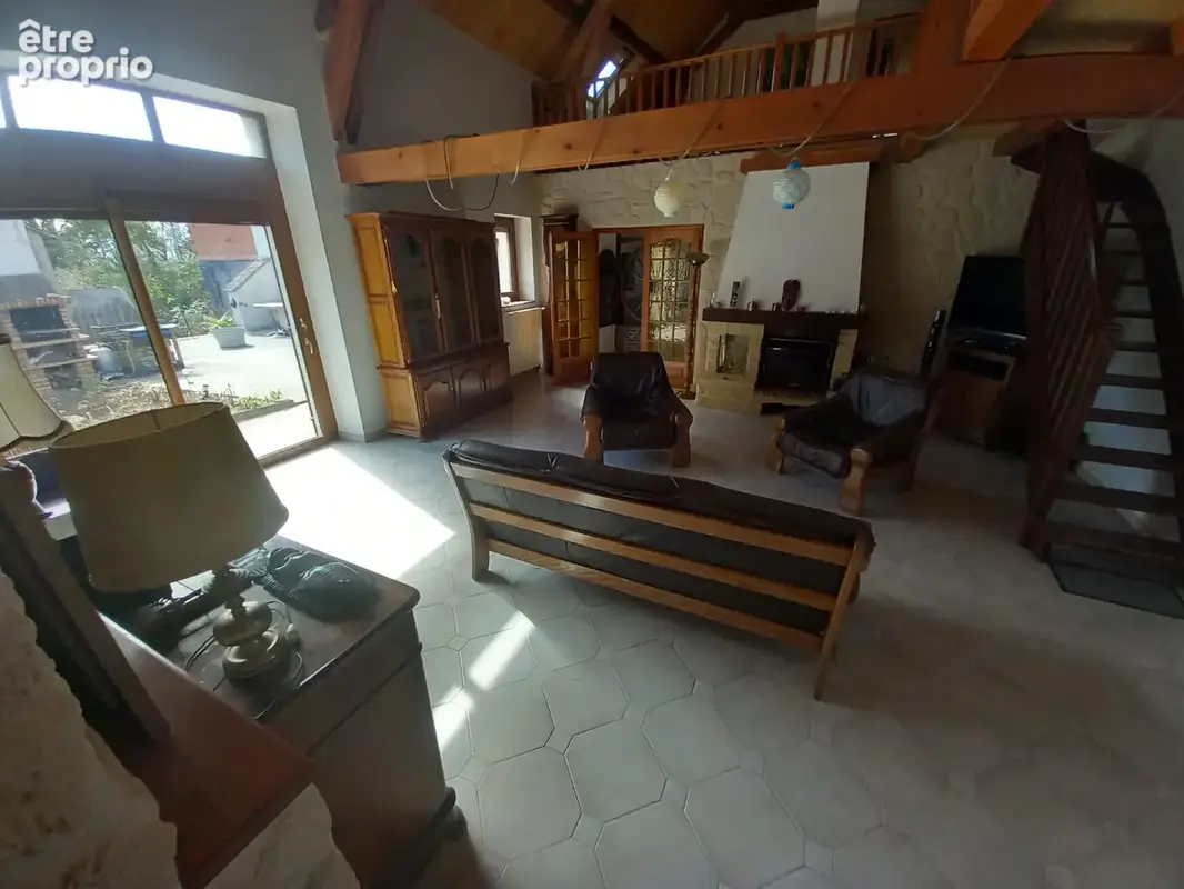 Maison de village 186 m2 habitables avec dépendances, studio et grand terrain - photo 11