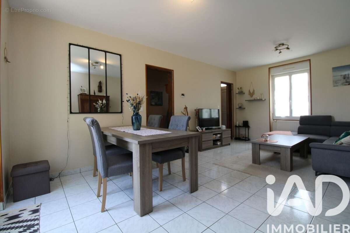 Photo 3 - Maison à LA CHAPELLE-VENDOMOISE