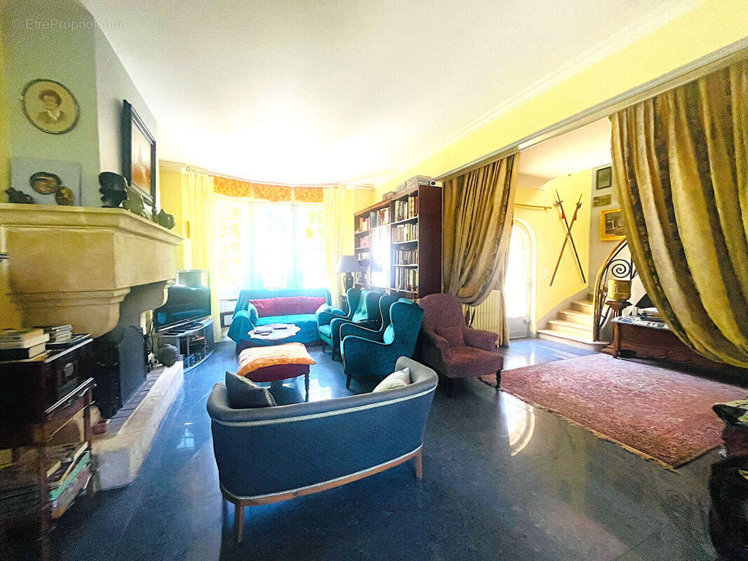 Villeneuve/Lot, maison classée "remarquable" avec dépendance, piscine et jardin - photo 9